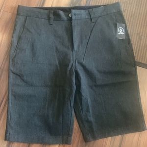 Volcom gray men’s shorts 🩳